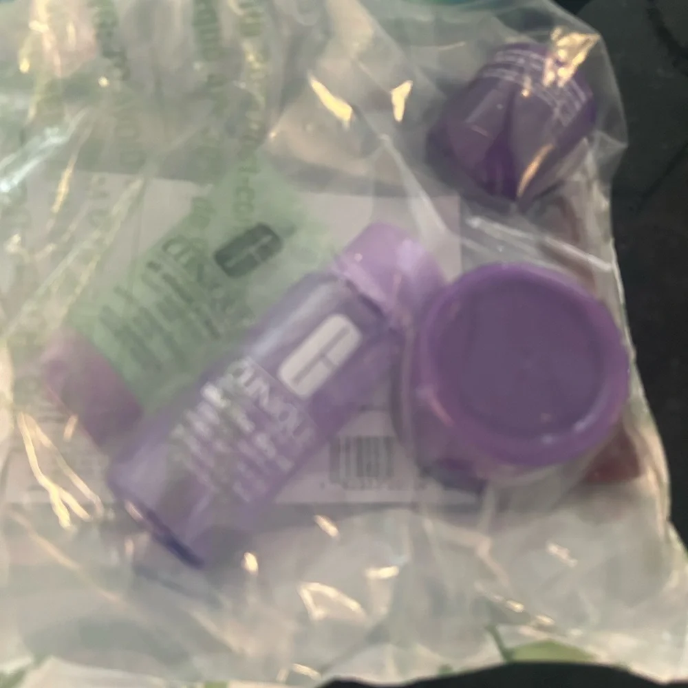 NWT CLINIQUE 6 piece gift set. - Picture 11 of 15